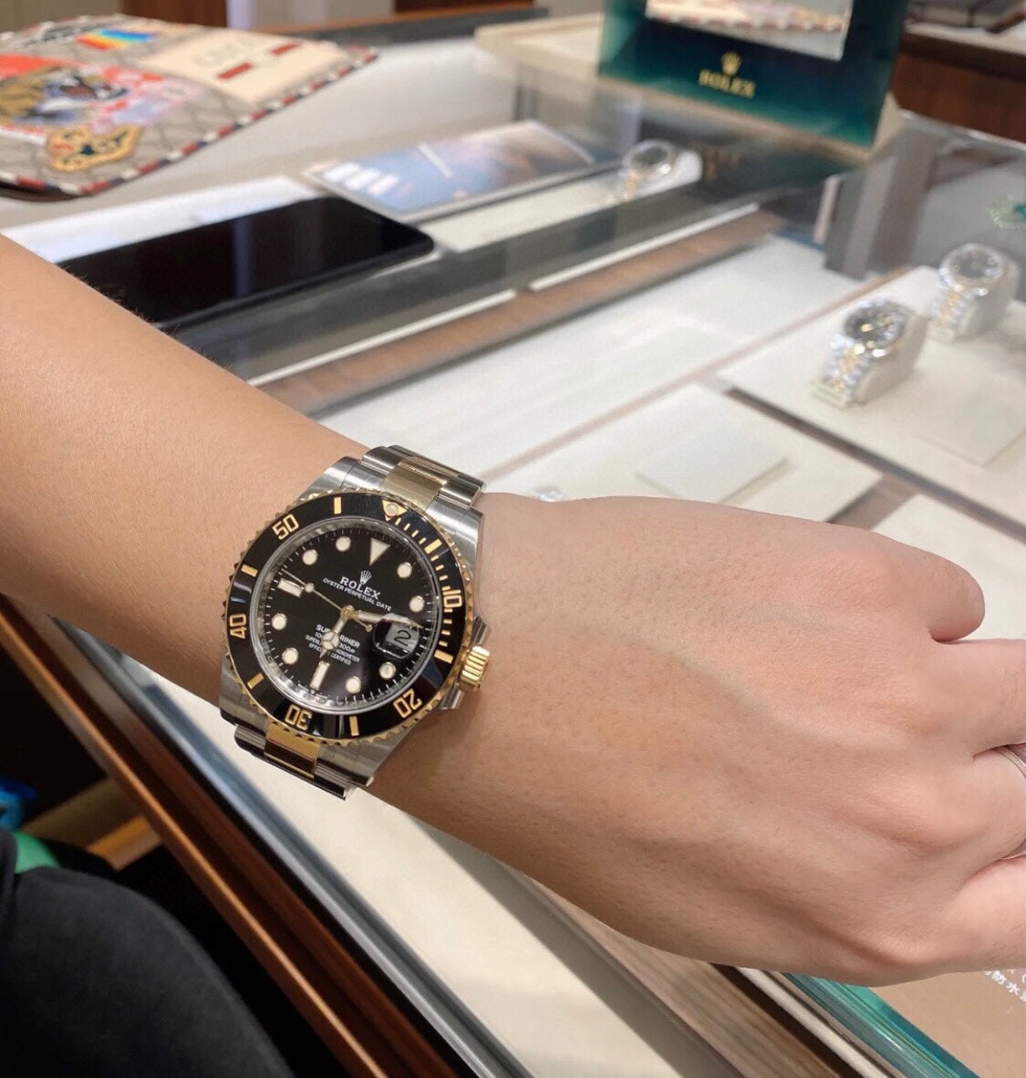 RX Submariner Black Dial with Gold Dial, a classic men's automatic mechanical watch in two gold dials.